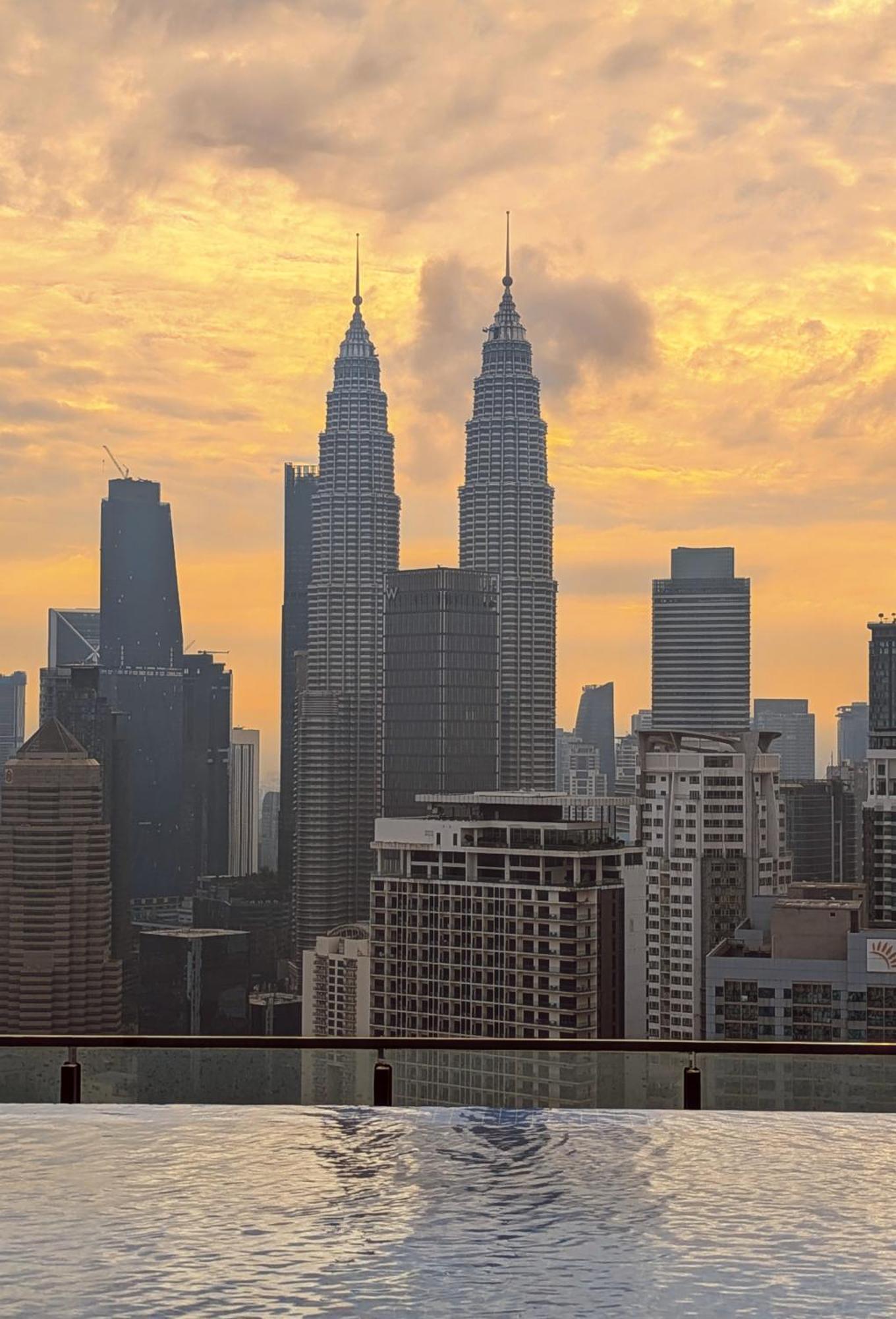 The Luxe Infinitum By Travel Nation Klcc Apartment